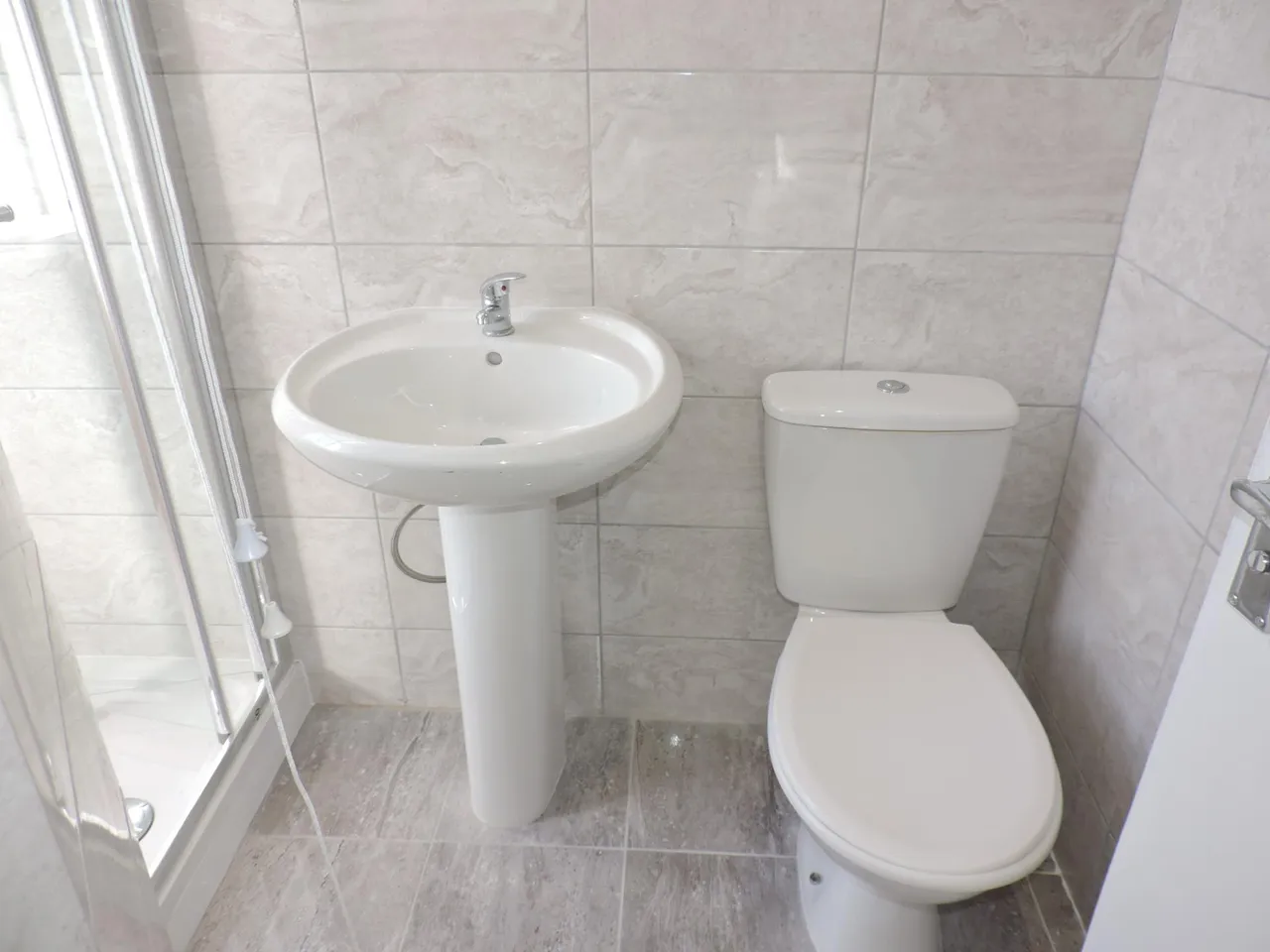 Main Street, Bulwell, NG6, photo 7