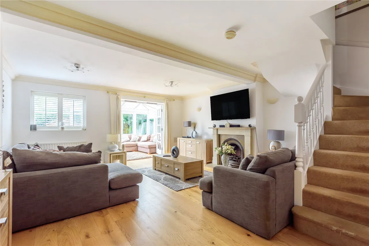 Hill House Drive, Hampton, TW12 2FD, photo 3