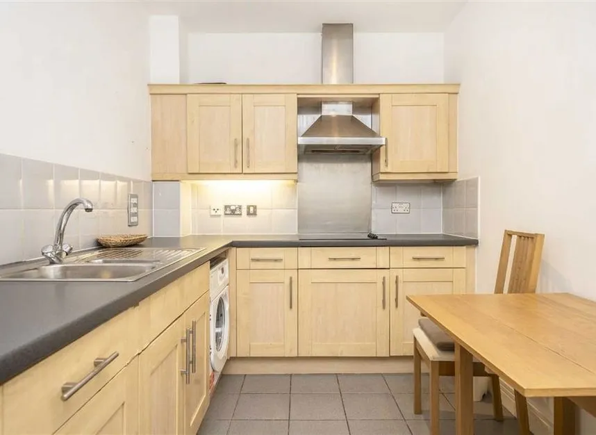 Mansell Street, London, E1, photo 4
