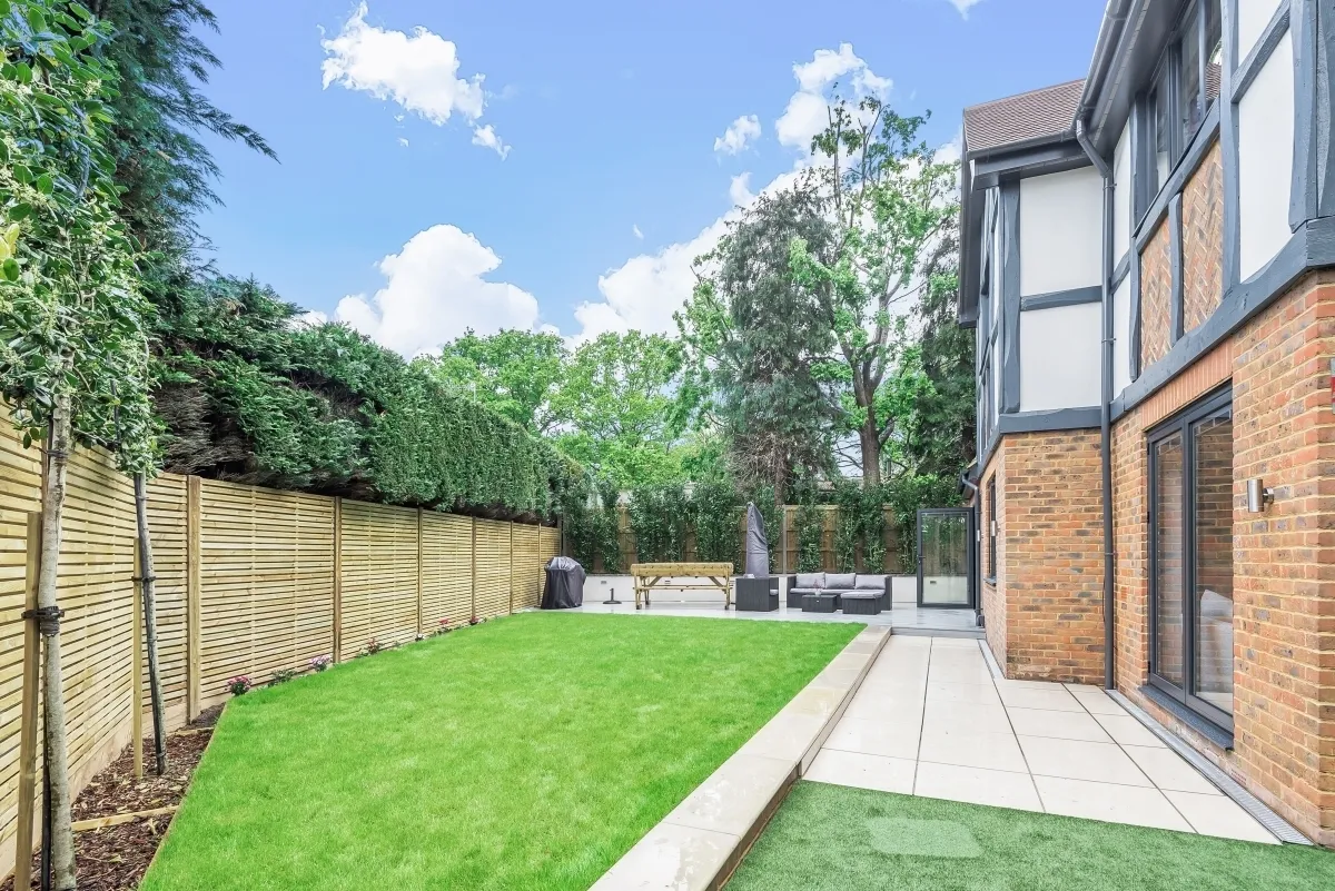 Littleheath Lane Cobham KT11, photo 9