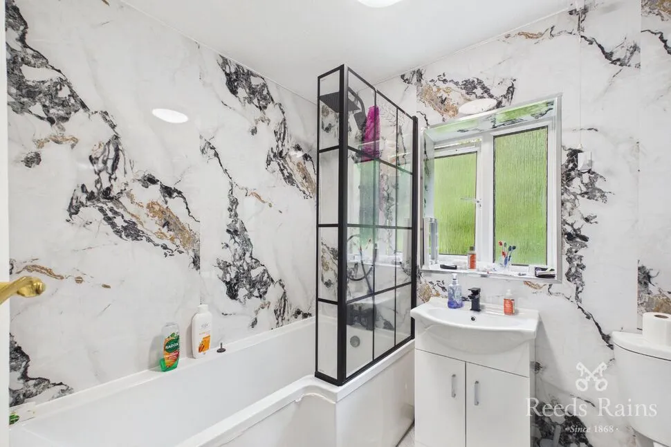Staining Avenue, Ashton-on-Ribble, Lancashire, PR2, photo 7