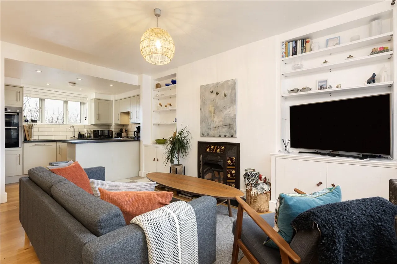 2 bed flat for sale — Upper Richmond Road, London, SW15