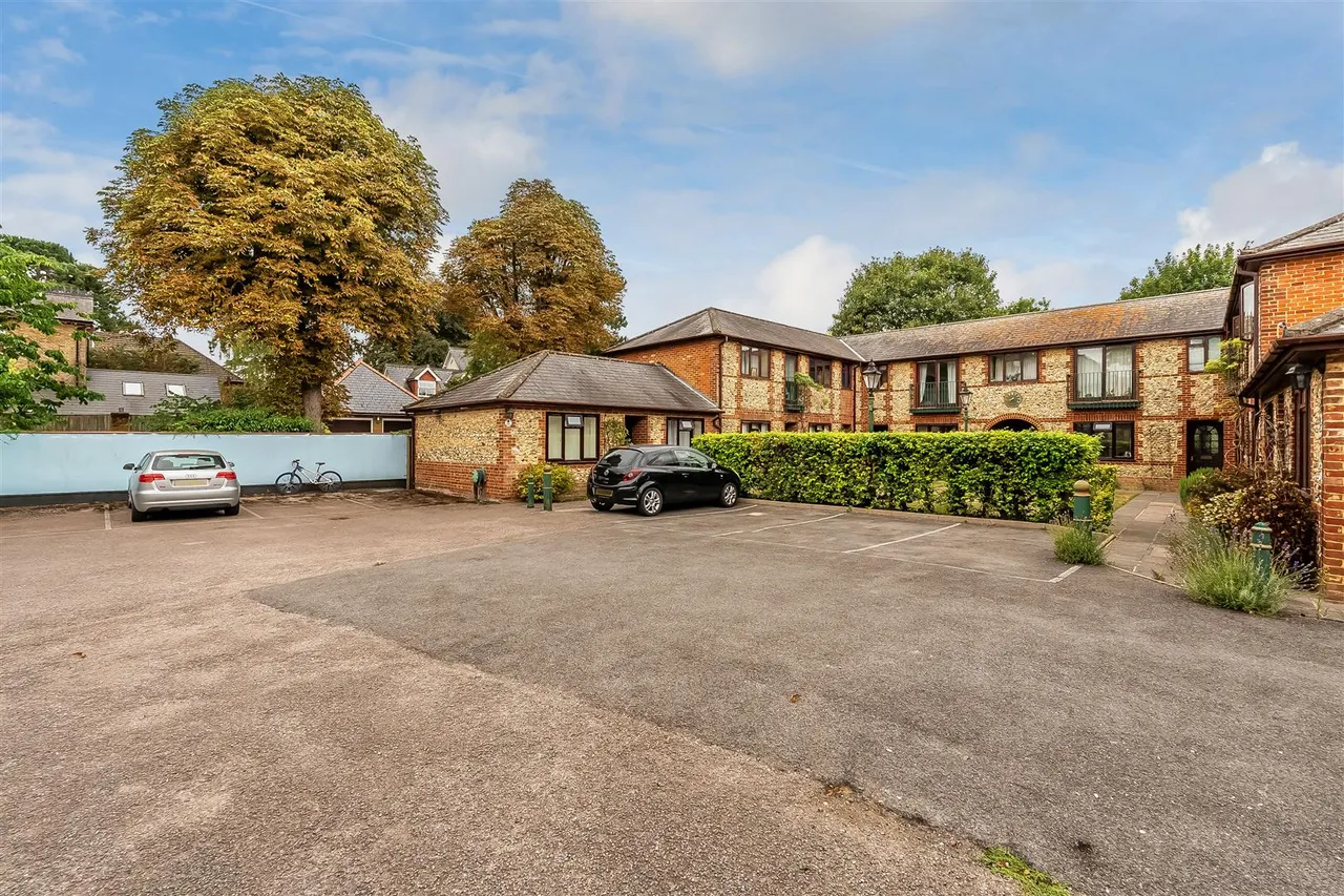 Ashley Road, Epsom, KT18, photo 16