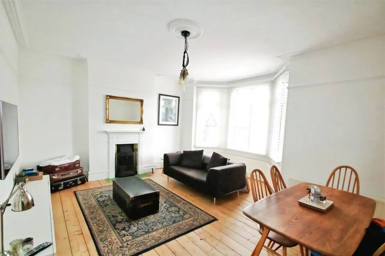 3 bed flat to rent, Avondale Road, South Croydon, CR2