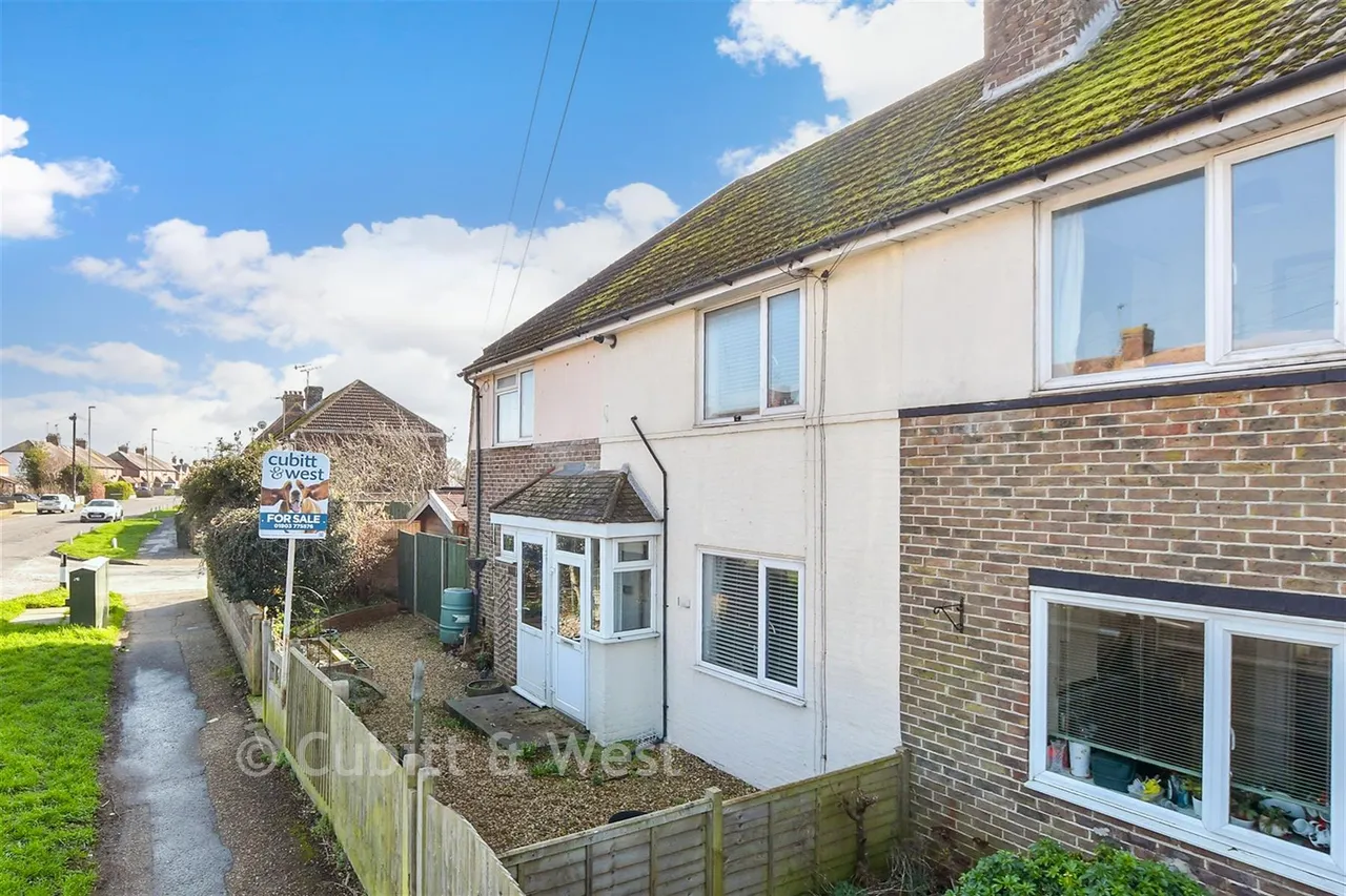 2 bed house for sale, Worthing Road, Rustington, BN16