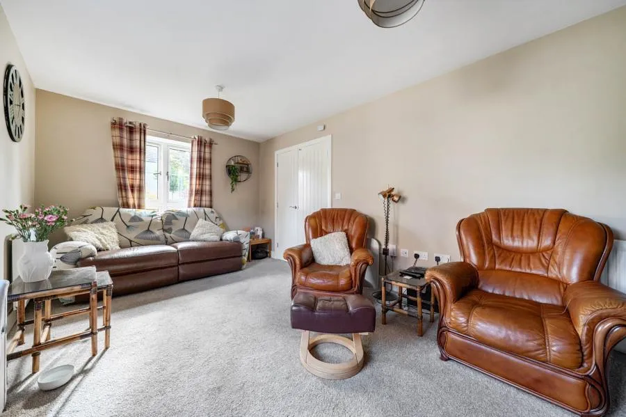 White Clover Drive, Basingstoke, RG23, photo 3