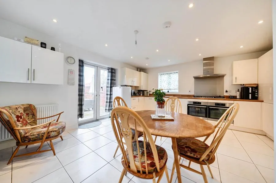 White Clover Drive, Basingstoke, RG23, photo 5