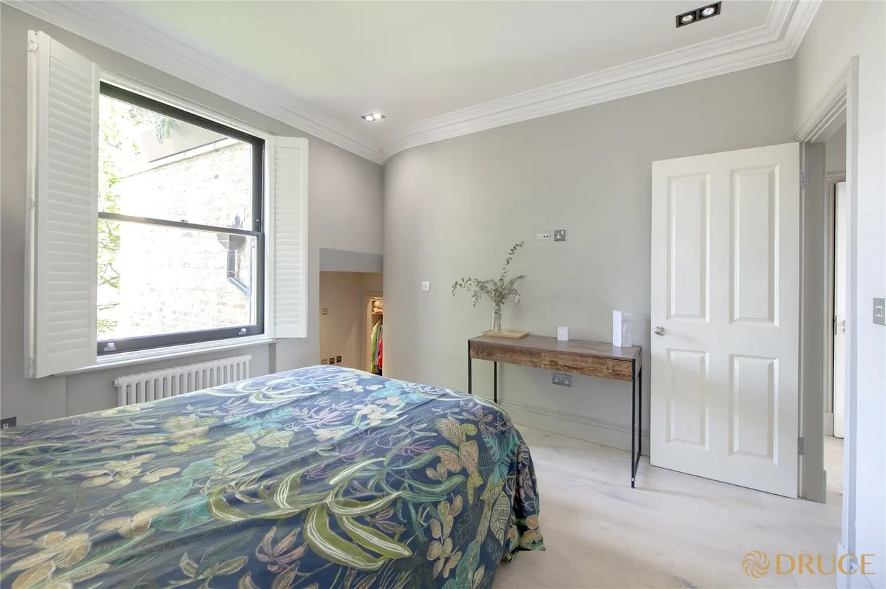 Ladbroke Grove, London, W10, photo 8