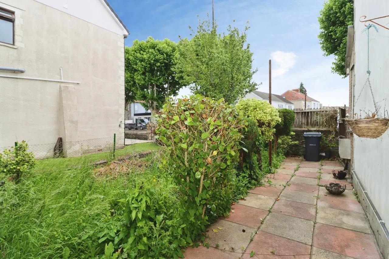 Downend Road, BRISTOL, Avon, BS16, photo 14