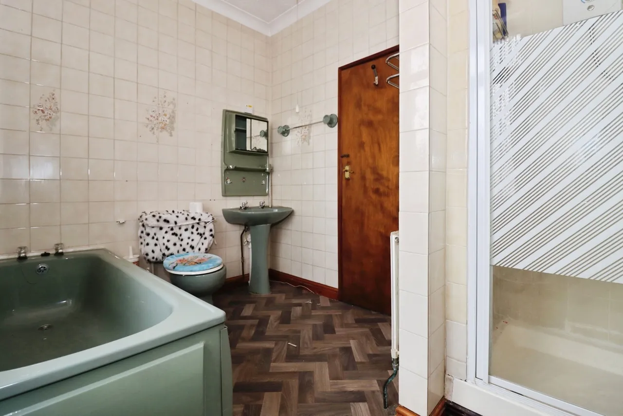 Downend Road, BRISTOL, Avon, BS16, photo 11