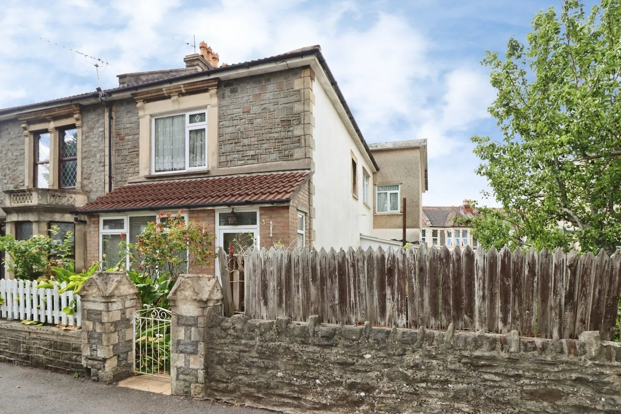 3 bed house for sale — Downend Road, BRISTOL, Avon, BS16