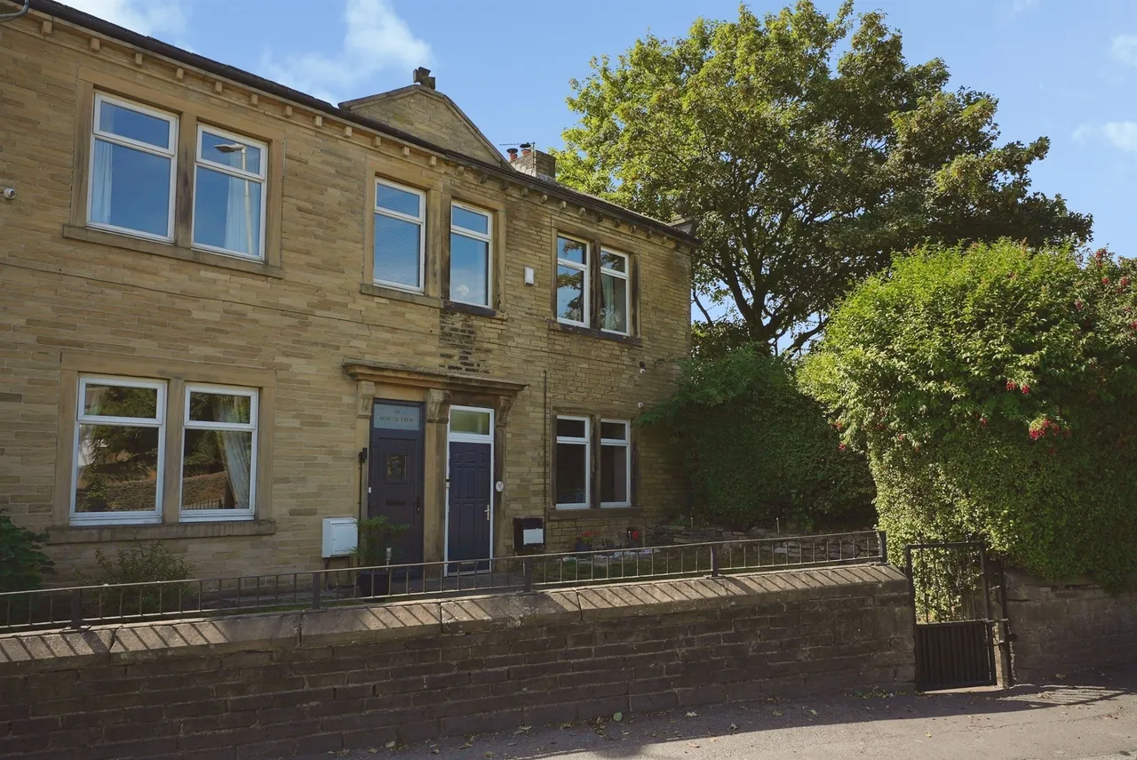 Keighley Road, Halifax, photo 8