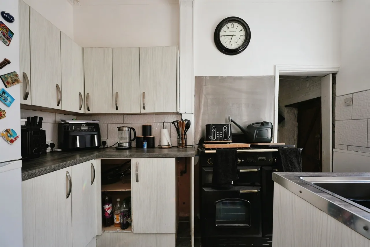 Keighley Road, Halifax, photo 7