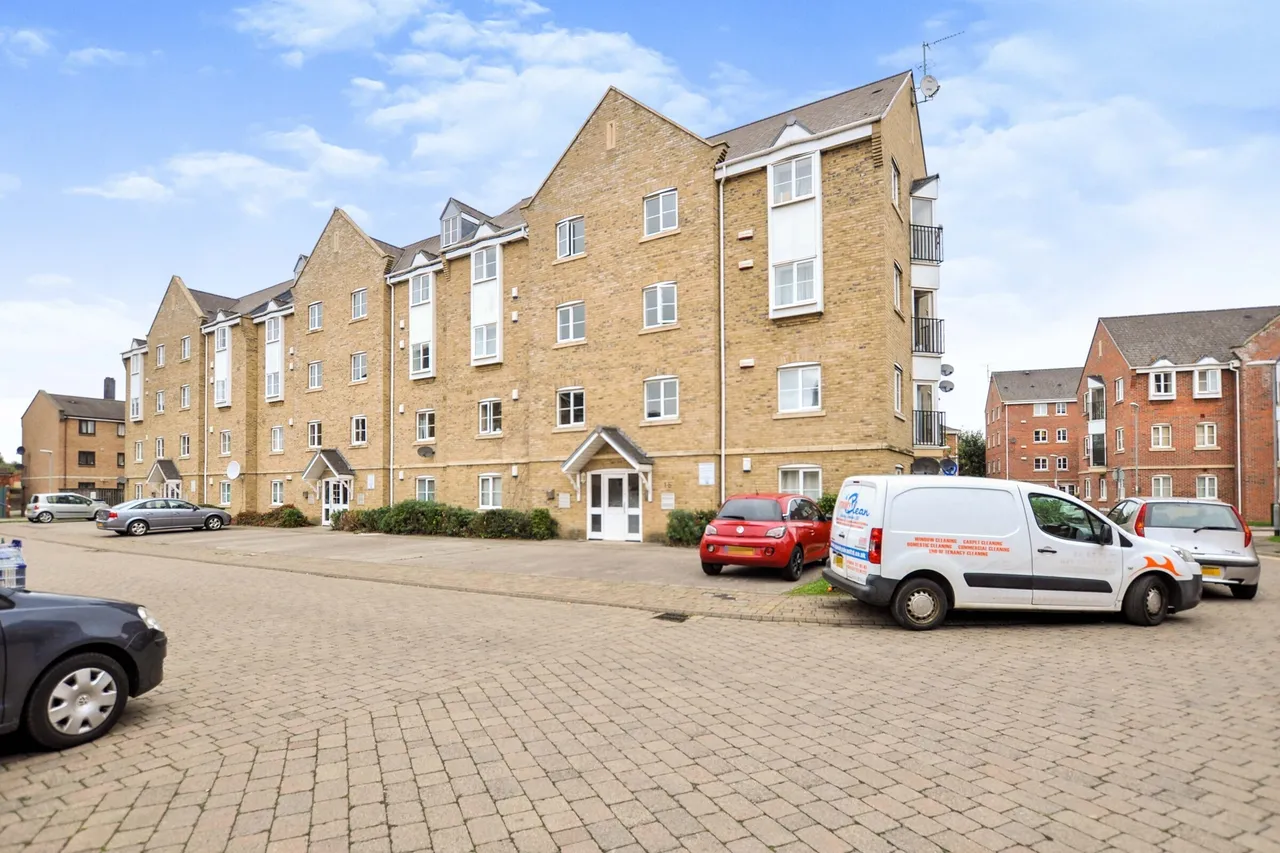 2 bed flat for sale — Henry Bird Way, Northampton, NN4