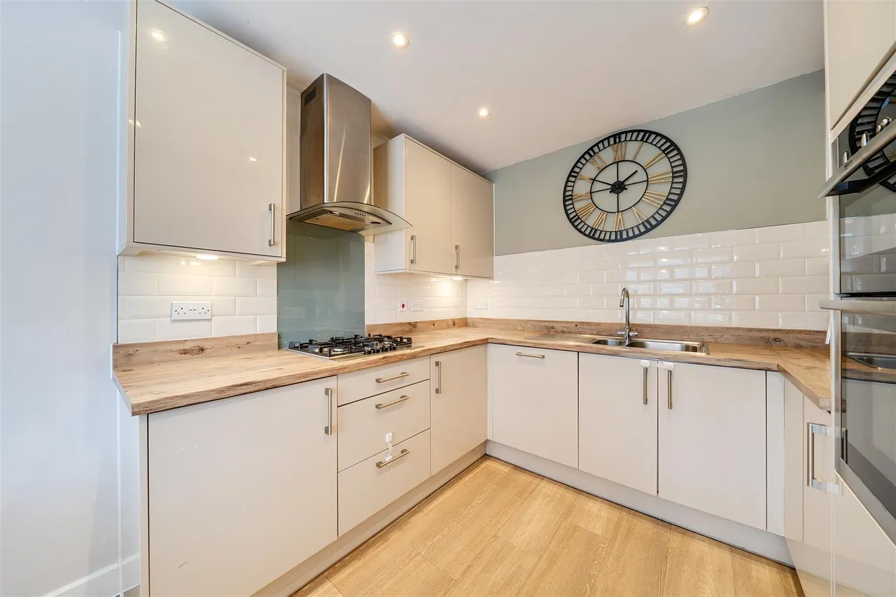 Pewit View, Portchester, photo 9
