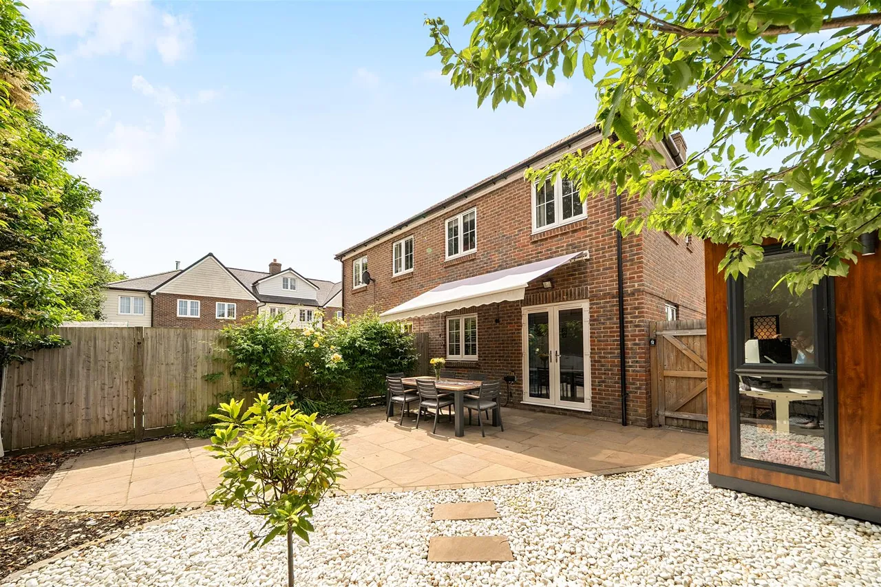 Pewit View, Portchester, photo 21