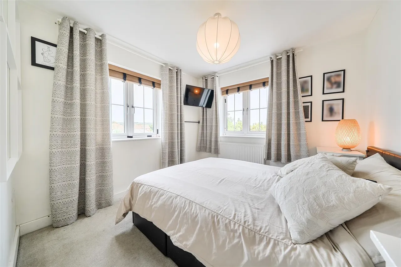Pewit View, Portchester, photo 13