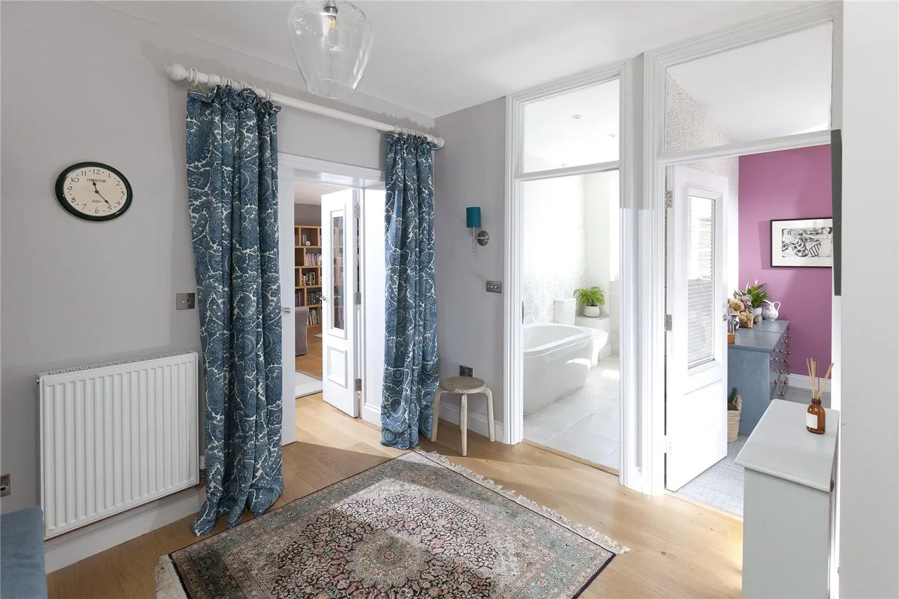 2 bed flat for sale — Lyons Walk, Shaftesbury, Dorset, SP7 8JF