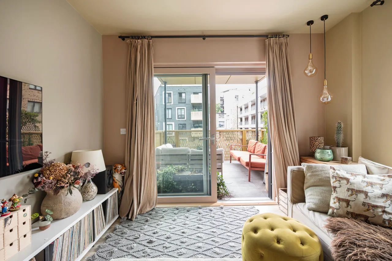 (35% Share) 8 Wintergreen Court, Homerton High Street, LONDON, photo 2