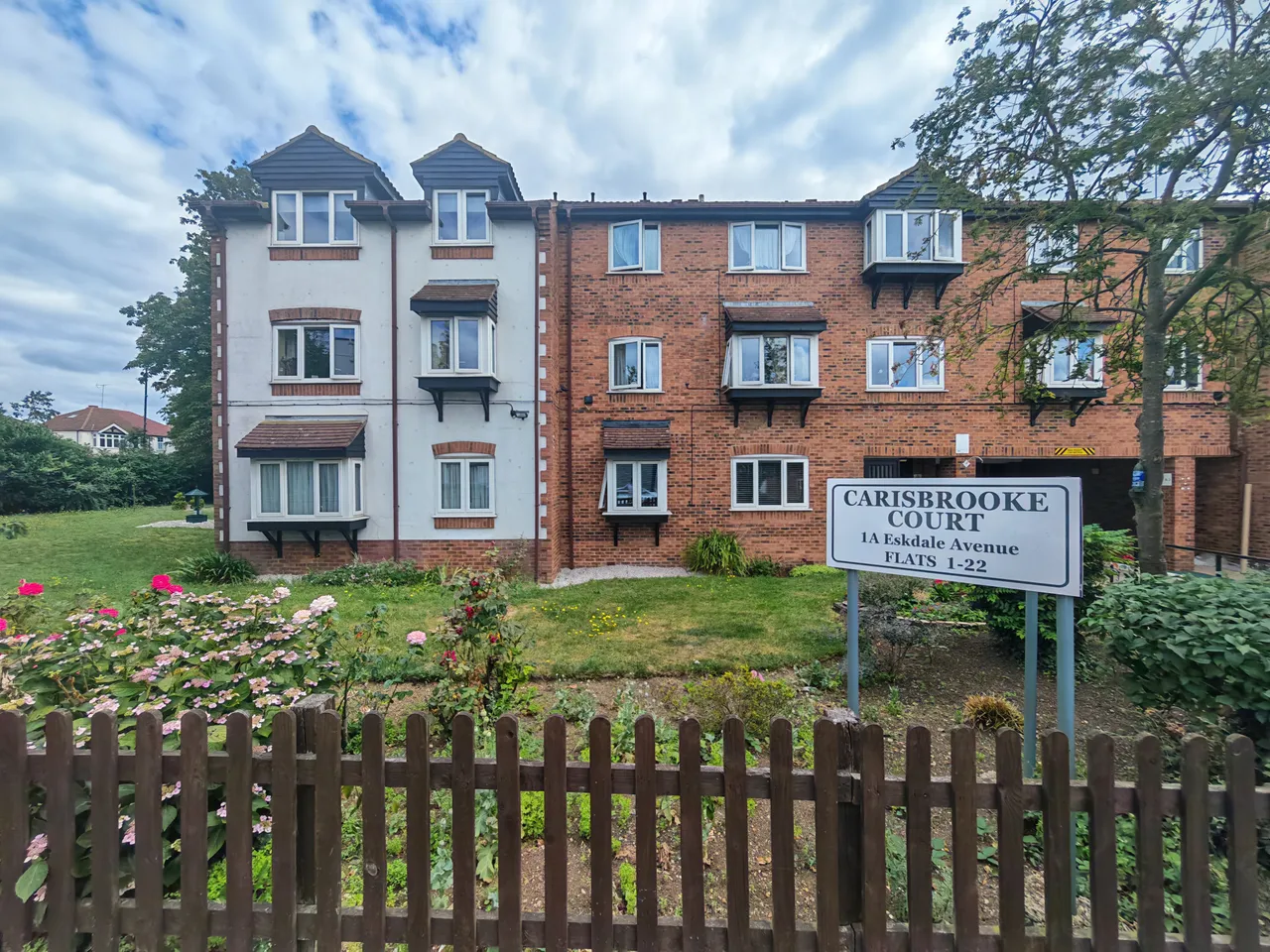 2 bed flat for sale, Eskdale Avenue, Northolt, UB5