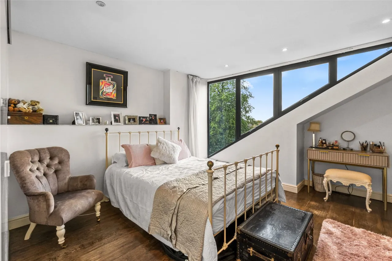 Atbara Road, Teddington, TW11, photo 13