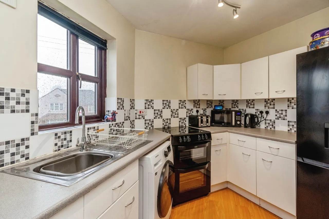 Woodford End, Chadsmoor, Cannock, Staffordshire, WS11, photo 2
