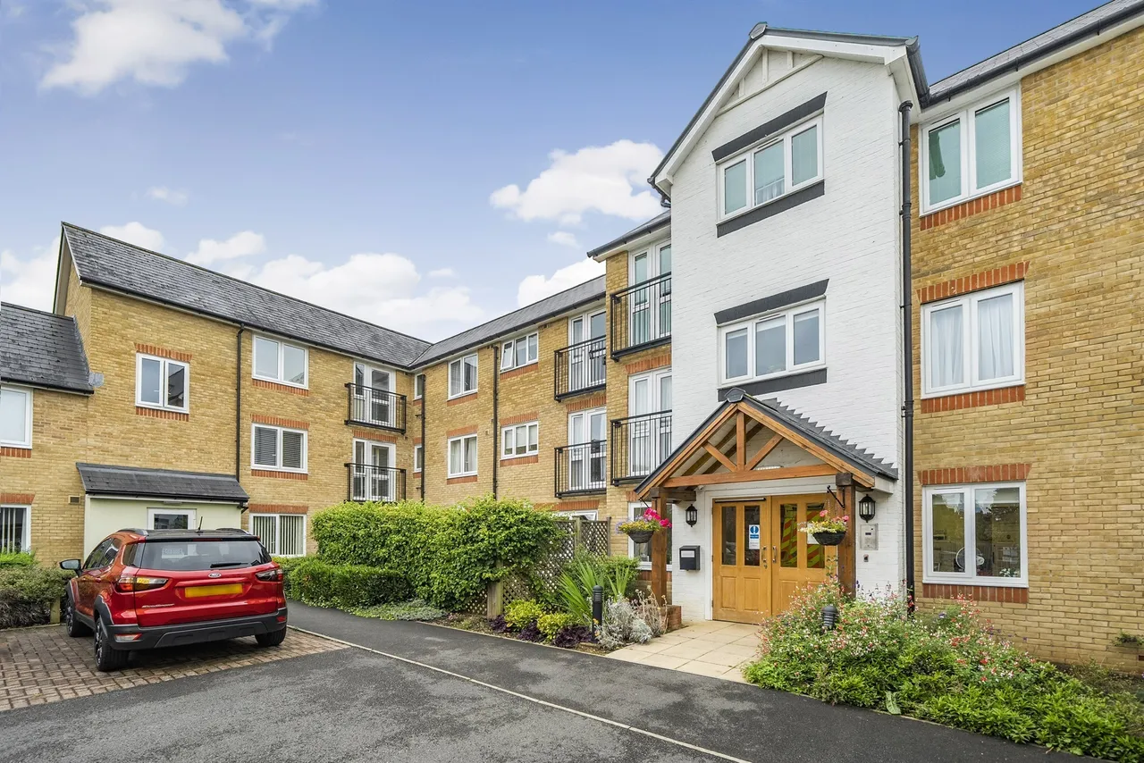 1 bed flat for sale — High Street, Berkhamsted