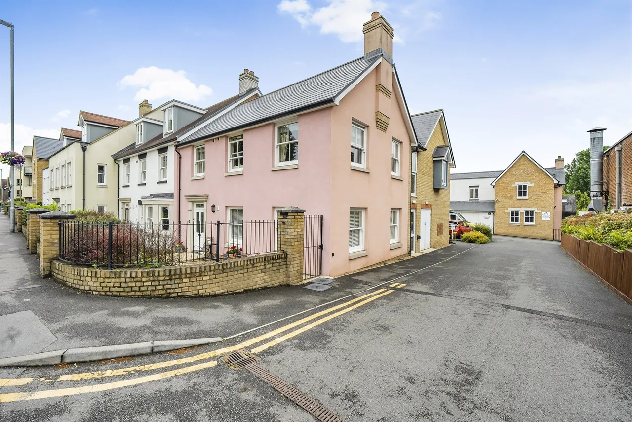 High Street, Berkhamsted, photo 12