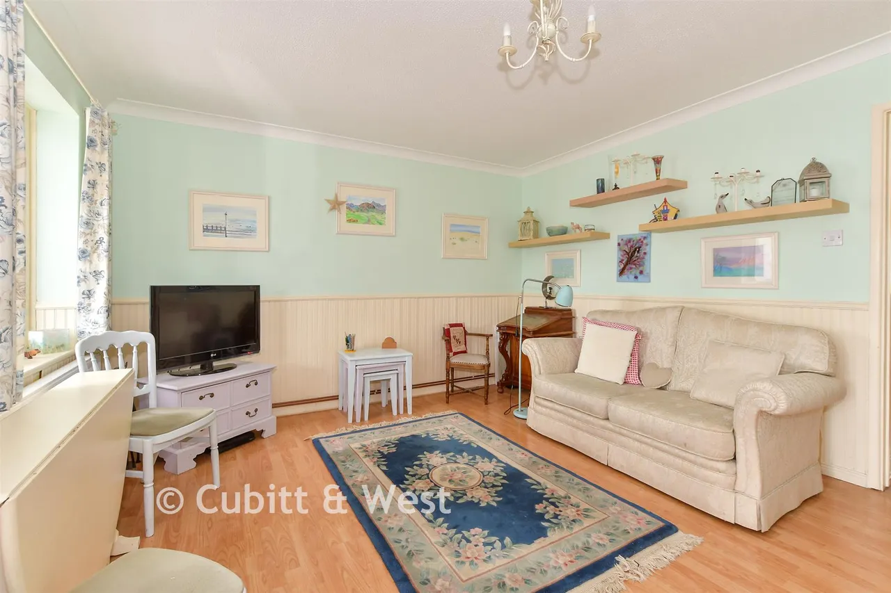 Dinsdale Gardens, Rustington, BN16, photo 3