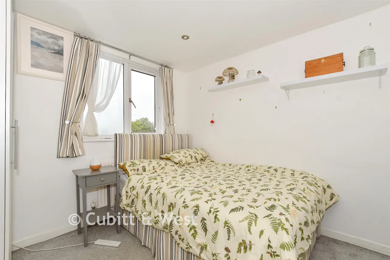 Dinsdale Gardens, Rustington, BN16, photo 13