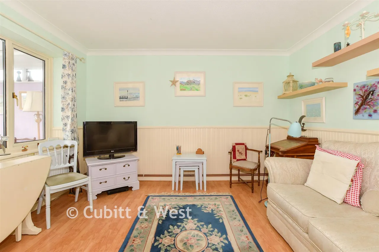 Dinsdale Gardens, Rustington, BN16, photo 8