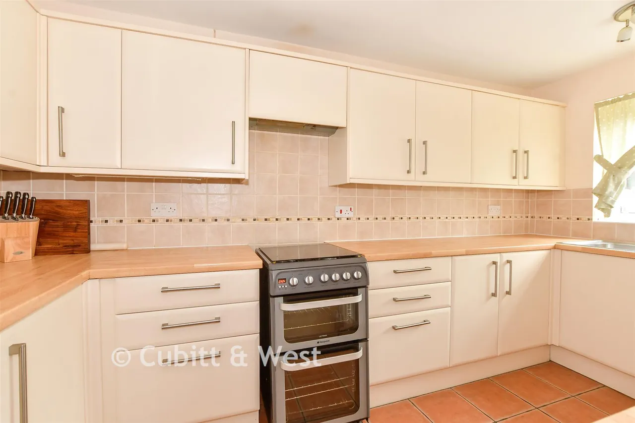 Dinsdale Gardens, Rustington, BN16, photo 4