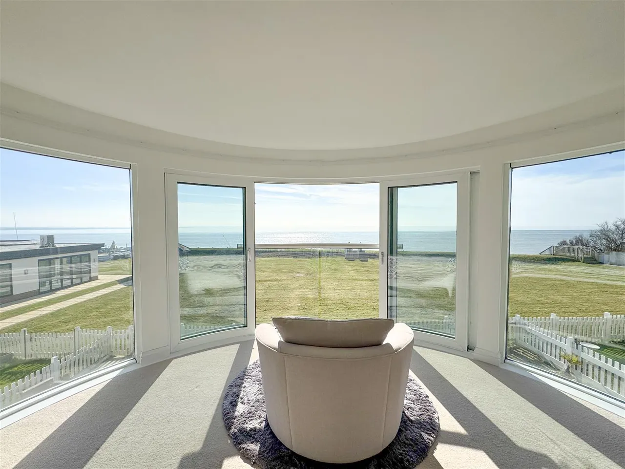 The Sea House, 2 Herbrand Walk, Cooden, East Sussex, TN39 4BW, photo 5