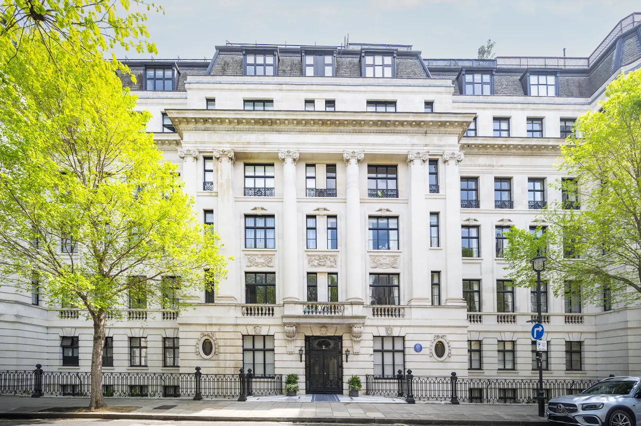 Flat 3, 2 Mansfield Street, London, photo 9