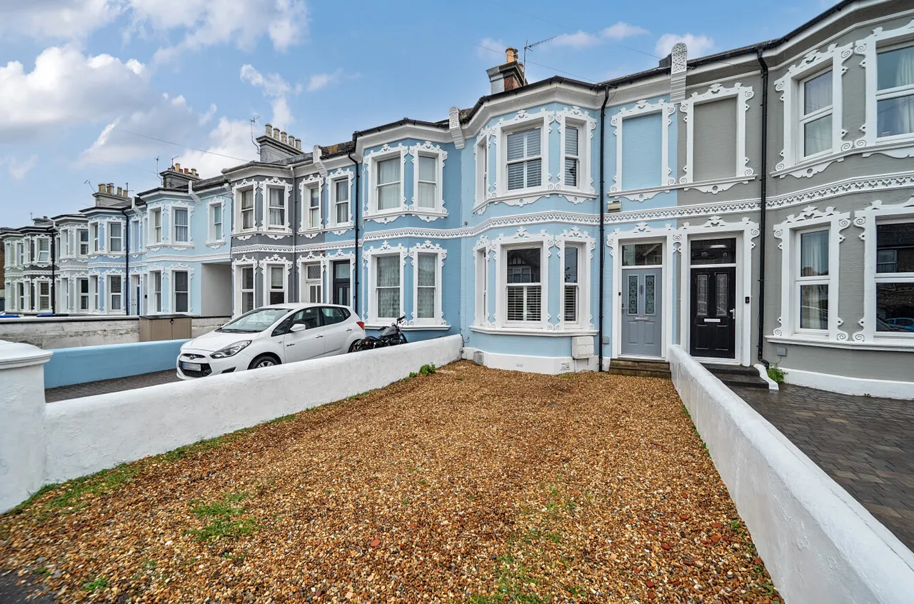 3 bed house for sale, Lyndhurst Road, Worthing, BN11