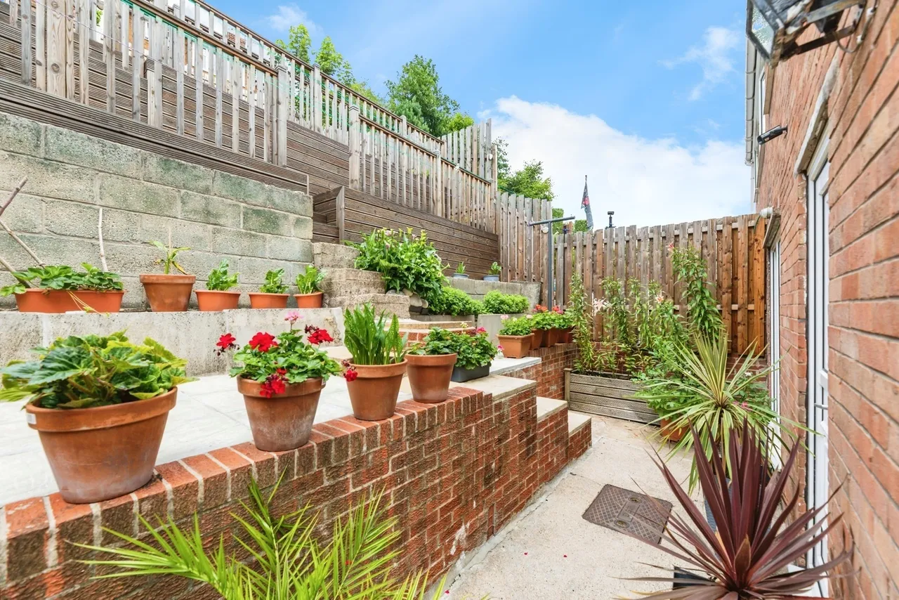 Sandstone Drive, Sheffield, South Yorkshire, S9, photo 12