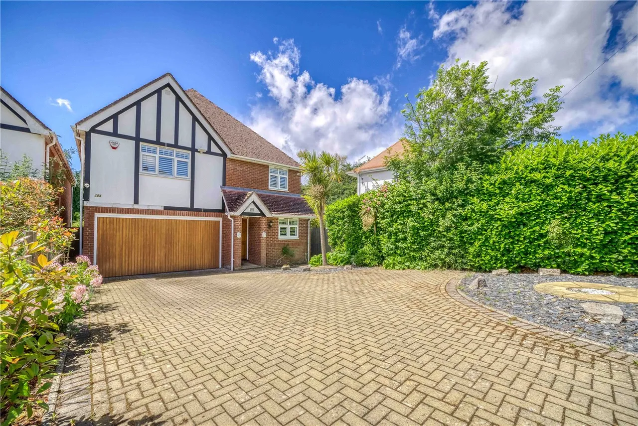 4 bed house for sale — 19a Harbour View Road, Lower Parkstone, Poole, BH14