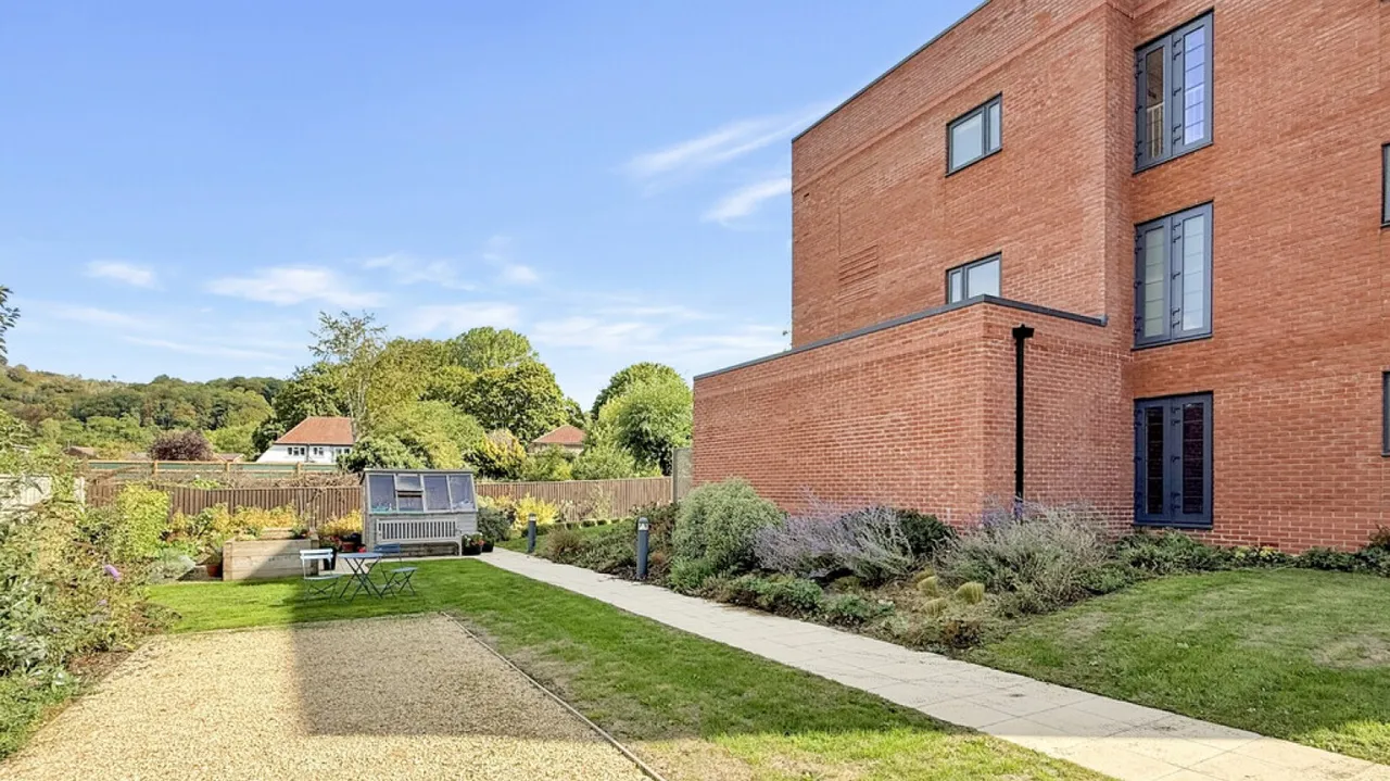 Crescent Place, Warminster, BA12, photo 9