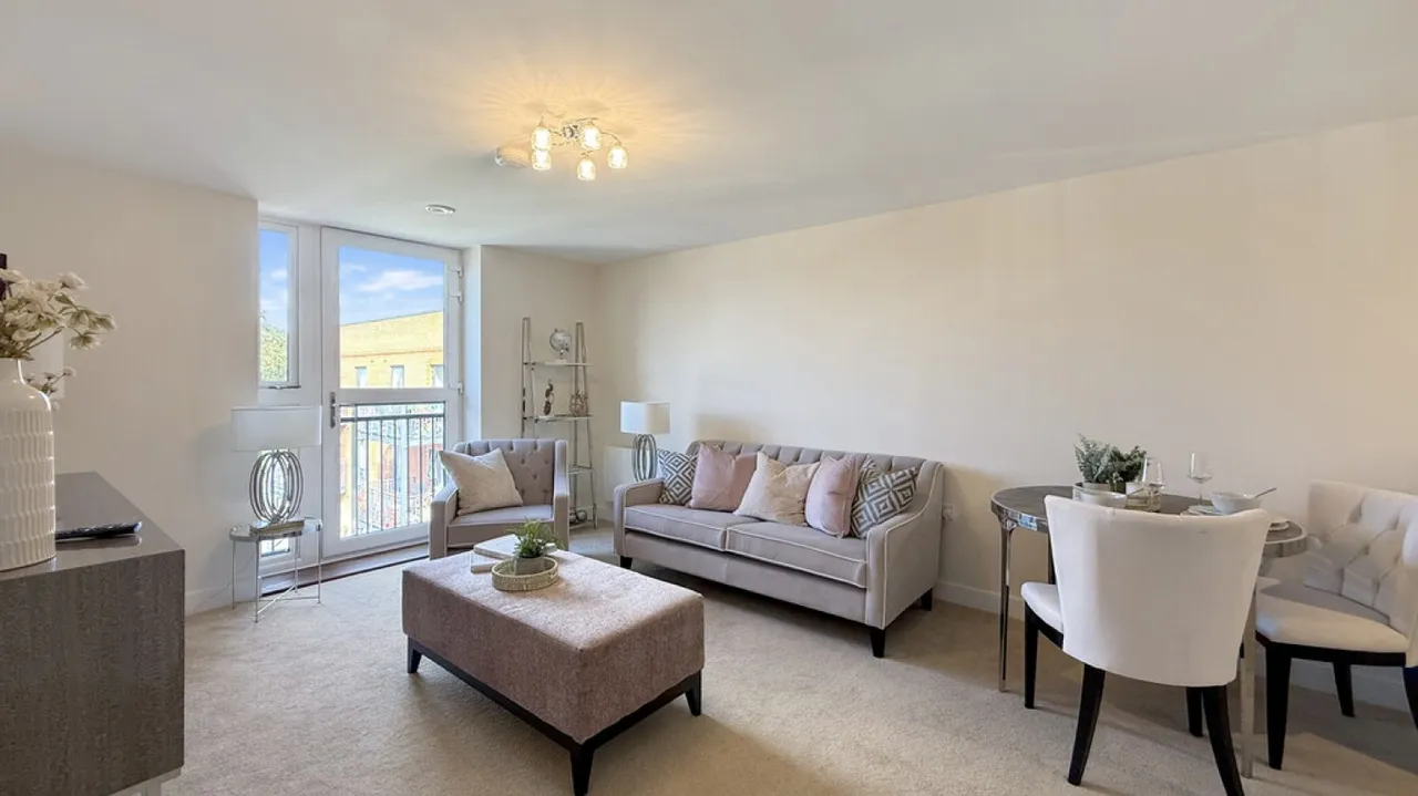 Crescent Place, Warminster, BA12, photo 2