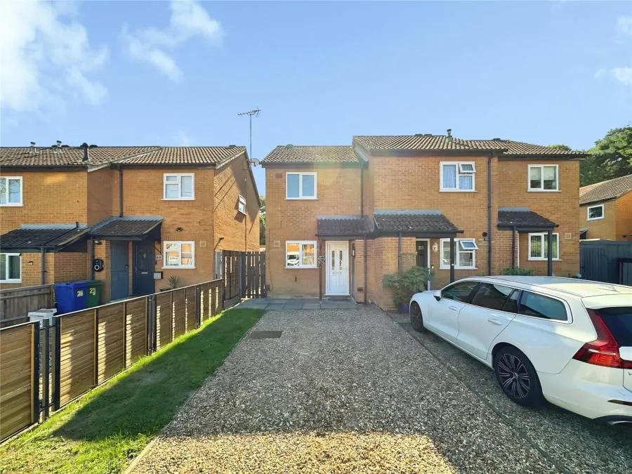 2 bed house for sale, Frensham, Bracknell, RG12