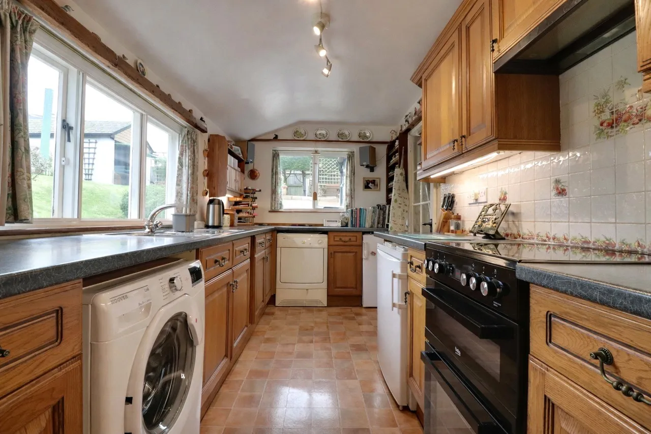 South Molton Street, Chulmleigh, EX18, photo 3
