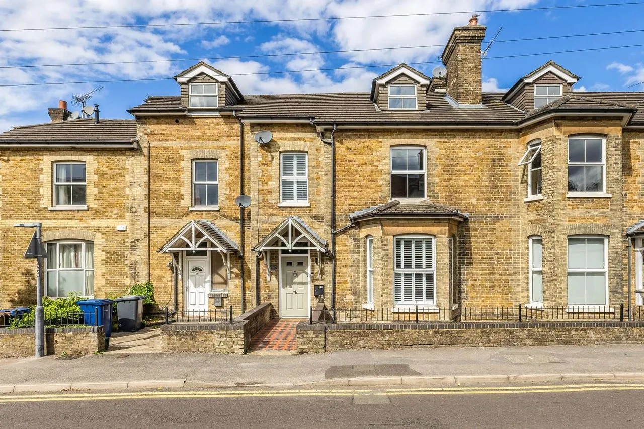4 bed house for sale — The Fairfield, Farnham, Surrey, GU9 8AJ