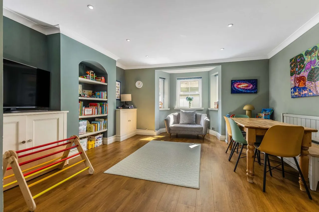 The Fairfield, Farnham, Surrey, GU9 8AJ, photo 4
