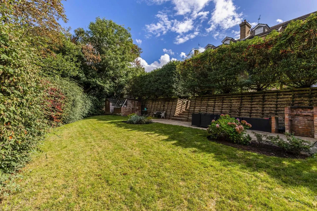 The Fairfield, Farnham, Surrey, GU9 8AJ, photo 12