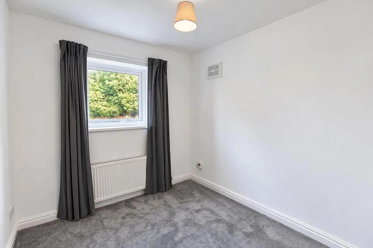 Chapel Avenue, Heckmondwike, WF16, photo 7