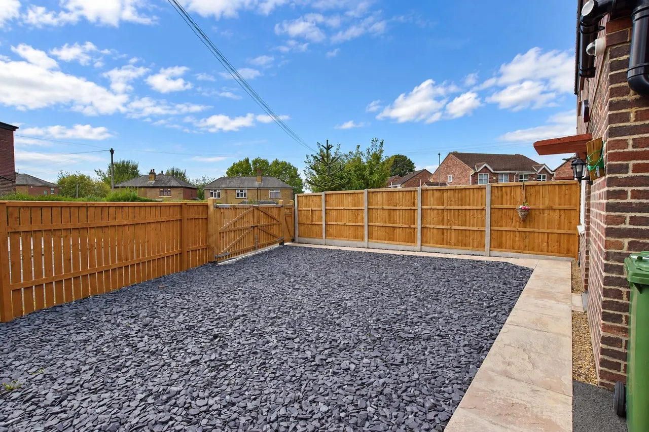 Chapel Avenue, Heckmondwike, WF16, photo 11