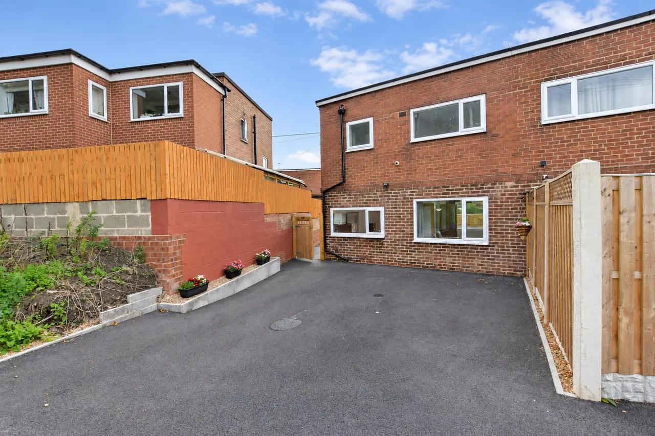 Chapel Avenue, Heckmondwike, WF16, photo 10