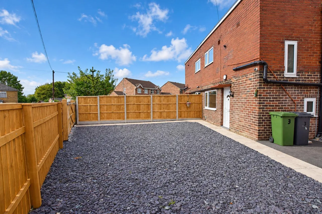 2 bed house for sale, Chapel Avenue, Heckmondwike, WF16