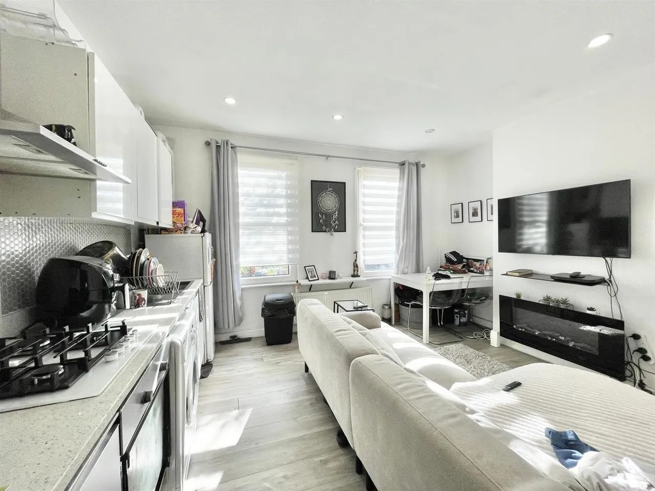 2 bed flat for sale — Norman Road Leytonstone, London, United Kingdom E11 4RJ
