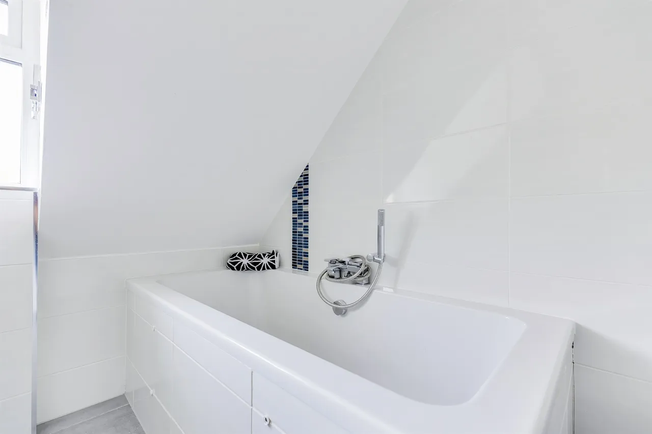 Mill Road, Cardiff, CF14, photo 17